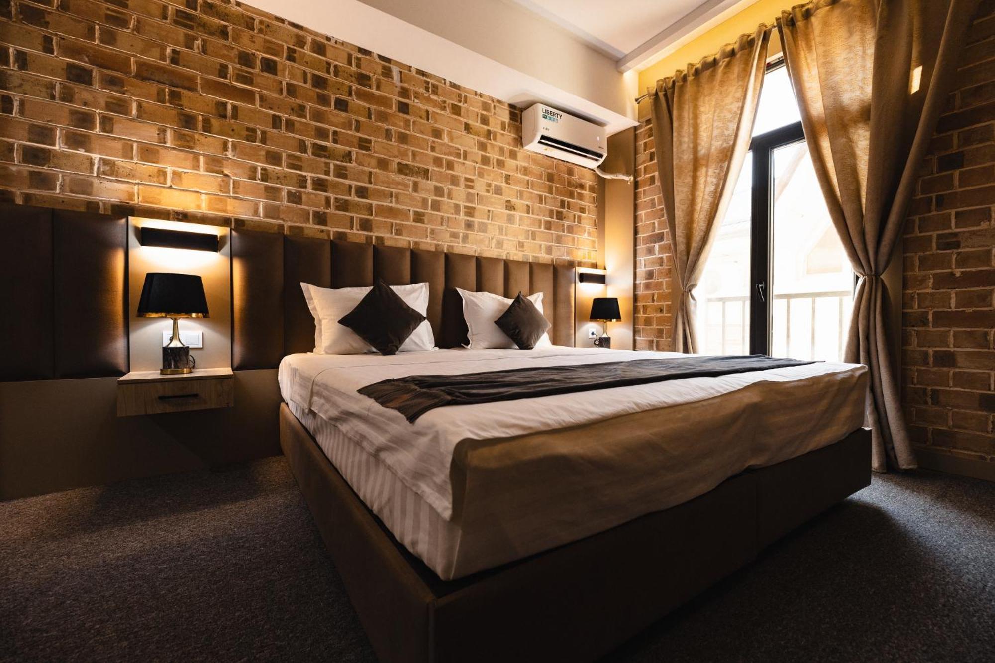 Art Air Hotel Tasjkent Eksteriør billede